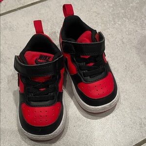 Nike Kids Black and Red Sneakers